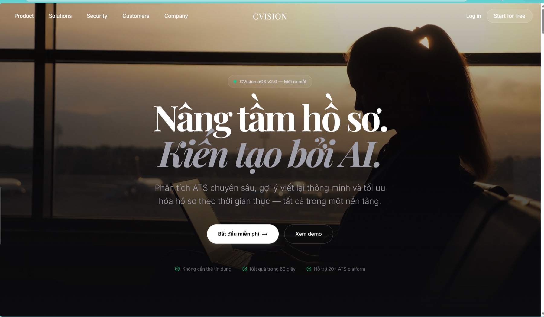 Trang giới thiệu CVision AI với khẩu hiệu Nâng tầm hồ sơ, kiến tạo bởi AI